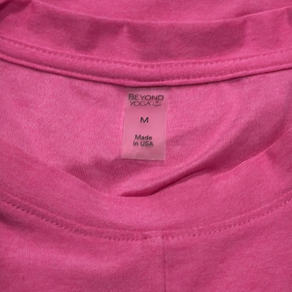 Beyond Yoga Pink Featherweight Center Stage Cropped Tank | Size Medium EUC - Picture 6 of 7